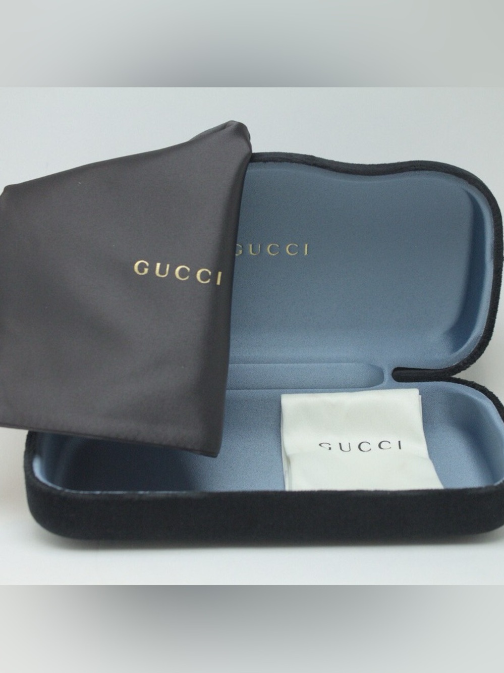 Authentic Gucci velvet oversized sunglasses case with clean cloth and pouch